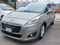 Usata Peugeot 5008 Allure 120 CV (88 kW) 2015 Marrone Monovolume