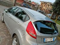 Usata Ford Fiesta Titanium 82 CV (60 kW) 2011 Grigio Utilitaria