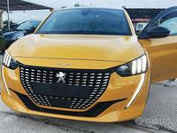 Usata Peugeot 208 GT-line 101 CV (74 kW) 2020 Giallo Utilitaria