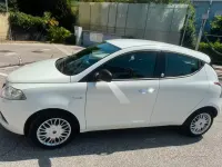 Usata Lancia Ypsilon 60 CV (44 kW) 2016 Bianco Utilitaria
