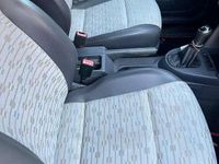 Begagnad VW Caddy 109 HK (80 kW) 2012 Vit Minibuss