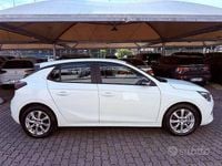 Usata Opel Corsa Edition 102 CV (75 kW) 2023 Bianco / pastello Berlina