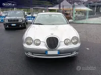 Usata Jaguar S-Type S 238 CV (175 kW) 2001 Grigio Berlina