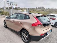 Usata Volvo V40 Summum 116 CV (85 kW) 2015 Arancione SUV