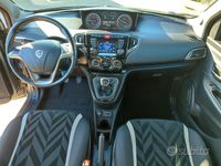 Usata Lancia Ypsilon Gold 69 CV (50 kW) 2017 Grigio Utilitaria