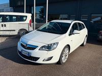 Usata Opel Astra Cosmo 125 CV (91 kW) 2011 Bianco Berlina