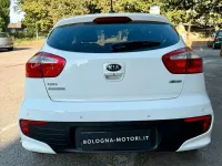 Usata Kia Rio 75 CV (55 kW) 2016 Bianco Utilitaria