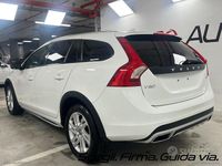 Usata Volvo V60 CC Momentum 150 CV (110 kW) 2017 Bianco Station wagon