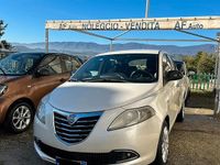 Begagnad Lancia Ypsilon 95 HK (69 kW) 2012 Vit Halvkombi