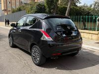 Usata Lancia Ypsilon Gold 95 CV (69 kW) 2017 Utilitaria