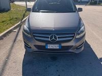 Usata Mercedes B180 Business 109 CV (80 kW) 2016 Grigio Utilitaria