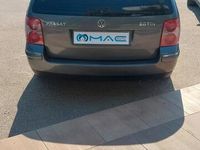 Usata VW Passat 135 CV (99 kW) 2005 Grigio Station wagon