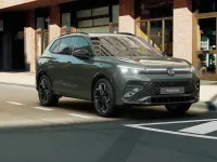 Nuova VW Tiguan R-line Plus 150 CV (110 kW) 2026 Velvet green metallizzato SUV