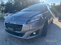 Usata Peugeot 5008 Allure 115 CV (84 kW) 2014 Grigio Monovolume