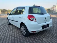 Usata Renault Clio II Dynamique 75 CV (55 kW) 2011 Bianco Berlina