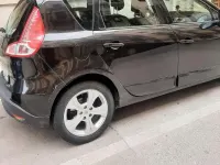 Usata Renault Scénic III 110 CV (80 kW) 2009 Nero Monovolume
