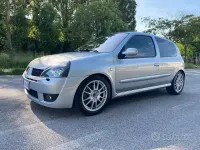 Usata Renault Clio II 179 CV (131 kW) 2004 Grigio Berlina