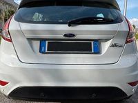 Usata Ford Fiesta 75 CV (55 kW) 2016 Bianco Utilitaria