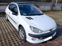 Usata Peugeot 206 75 CV (55 kW) 2002 Bianco Berlina