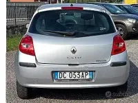 Usata Renault Clio II 75 CV (55 kW) 2006 Grigio Berlina