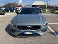 Usata Volvo V60 Business Edition 197 CV (144 kW) 2021 Grigio Station wagon
