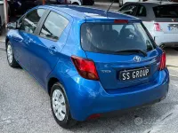 Usata Toyota Yaris Lounge 69 CV (50 kW) 2016 Blu Berlina