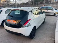 Usata Lancia Ypsilon 95 CV (69 kW) 2013 Bianco Utilitaria