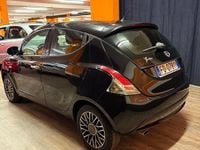 Usata Lancia Ypsilon Gold 95 CV (69 kW) 2016 Nero Utilitaria