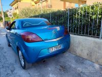 Usata Opel Tigra 69 CV (50 kW) 2005 Cabrio