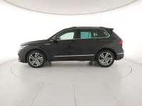 Usata VW Tiguan R-line 150 CV (110 kW) 2023 Deep black perlato SUV