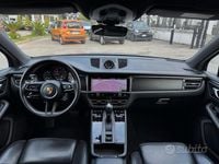Usata Porsche Macan Turbo 265 CV (194 kW) 2022 Grigio SUV