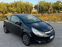 Usata Opel Corsa 85 CV (62 kW) 2010 Nero Utilitaria