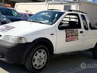 Usata Fiat Strada 80 CV (58 kW) 2003 Bianco Pick-up