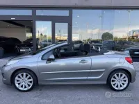 Usata Peugeot 207 CC 156 CV (114 kW) 2010 Grigio scuro Cabrio