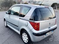 Usata Peugeot 1007 70 CV (51 kW) 2006 Grigio Monovolume