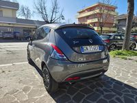 Usata Lancia Ypsilon Gold 69 CV (50 kW) 2023 Grigio Utilitaria