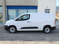 Usata Fiat Doblò 100 CV (73 kW) 2023 Bianco Monovolume