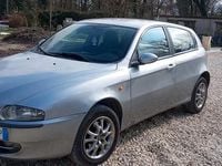 Usata Alfa Romeo 147 115 CV (84 kW) 2000 Grigio Utilitaria