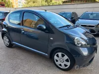 Usata Toyota Aygo Sol 68 CV (50 kW) 2006 Grigio Utilitaria