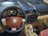 usata VW Beetle 1.9 TDI 105CV Cabrio Lim. Red Edt.