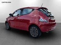 Usata Lancia Ypsilon Gold 70 CV (51 kW) 2023 Rosso Utilitaria