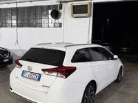 Usata Toyota Auris Lounge 111 CV (81 kW) 2016 Bianco Berlina