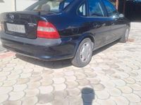 Usata Opel Vectra 116 CV (85 kW) 1996 Nero Berlina