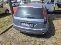 Usata Ford Fiesta Ghia 68 CV (50 kW) 2007 Blu Utilitaria