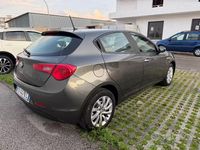 Usata Alfa Romeo Giulietta Distinctive 120 CV (88 kW) 2016 Grigio Utilitaria