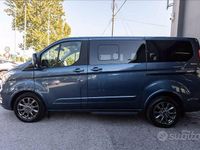 Usata Ford Tourneo Titanium 130 CV (95 kW) 2022 Blu Monovolume