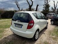 Usata Mercedes A180 Avantgarde 108 CV (79 kW) 2011 Bianco Berlina
