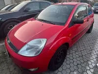 Usata Ford Fiesta Ghia 75 CV (55 kW) 2004 Rosso Utilitaria