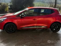 Usata Renault Clio 75 CV (55 kW) 2014 Rosso Berlina