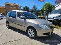 Usata Skoda Roomster Comfort 105 CV (77 kW) 2008 Giallo Monovolume